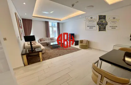 Apartment - 2 Bedrooms - 3 Bathrooms for rent in Floresta Gardens - Floresta Gardens - The Pearl Island - Doha