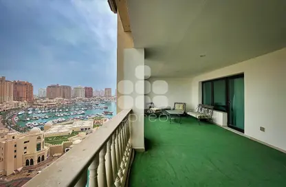 Apartment - 2 Bedrooms - 2 Bathrooms for rent in Tower 10 - Porto Arabia - The Pearl Island - Doha