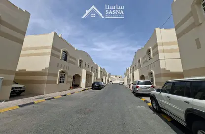 مجمع سكني - 5 غرف نوم - 4 حمامات للايجار في شارع ام السنيم - عين خالد - الدوحة