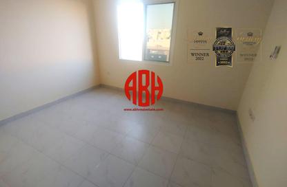 Compound - 6 Bedrooms - 6 Bathrooms for rent in Osama Bin Zaid Street - Al Aziziyah - Doha