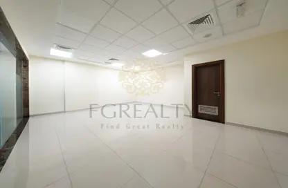 مساحات مكتبية - استوديو - 2 حمامات للايجار في فريج بن محمود- جنوب - فريج بن محمود - الدوحة