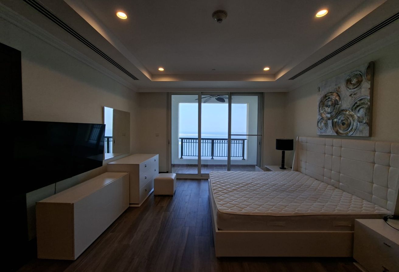 Cozy  furnished apartment in viva bahriya|sea view thumbnail 3