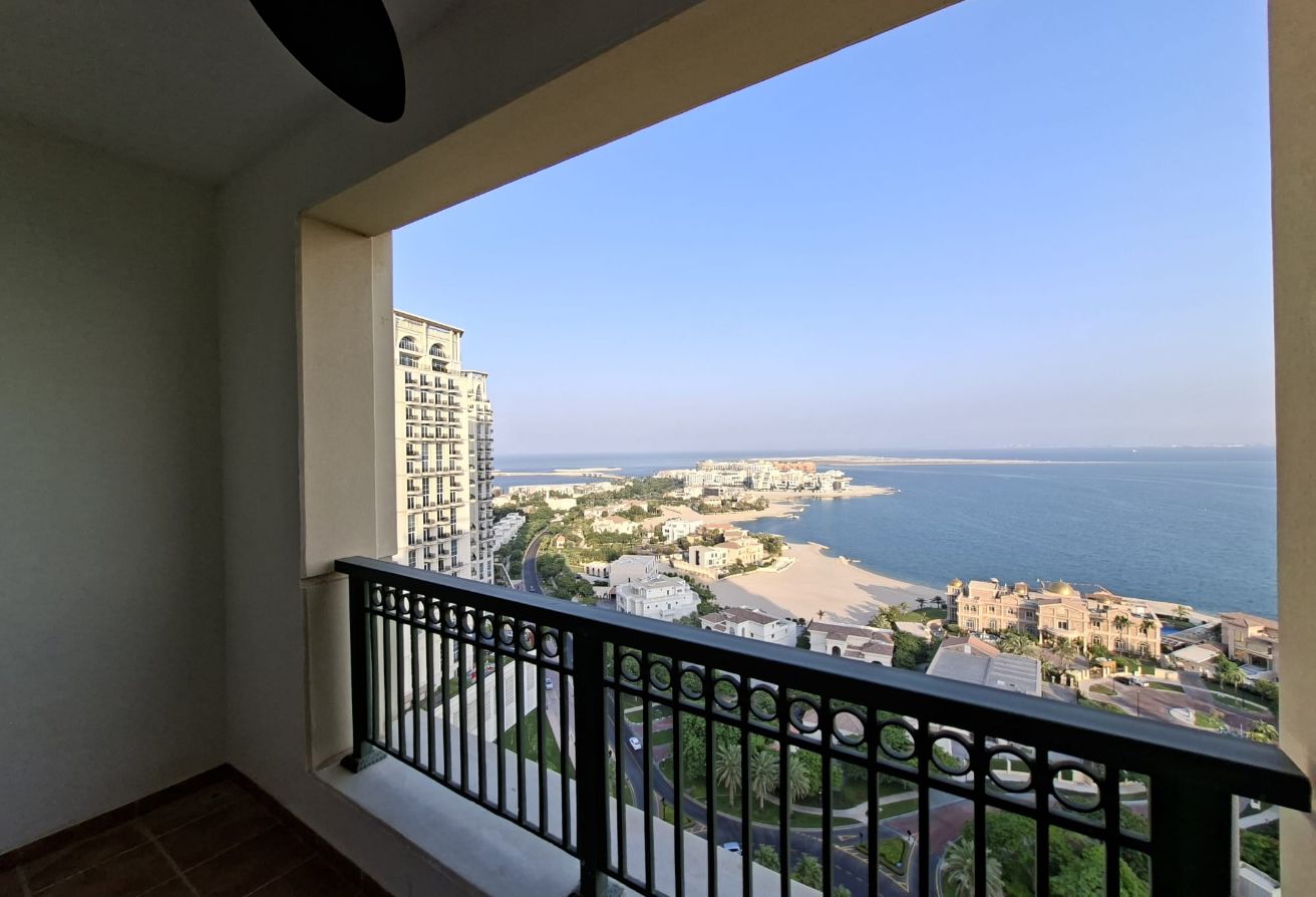 Cozy  furnished apartment in viva bahriya|sea view thumbnail 13