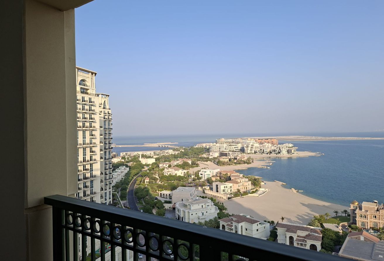 Cozy  furnished apartment in viva bahriya|sea view thumbnail 14