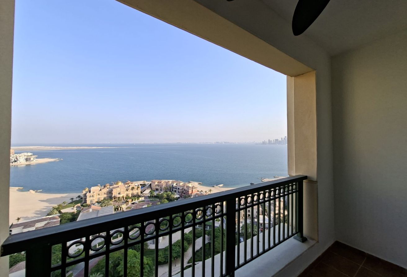 Cozy  furnished apartment in viva bahriya|sea view thumbnail 12