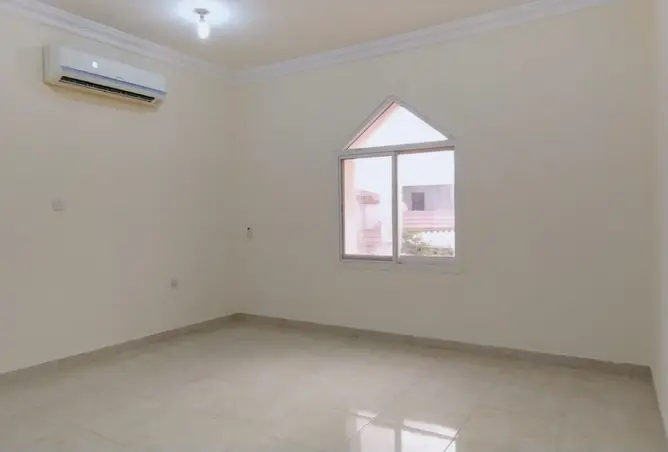 63477705 - Property Image 2