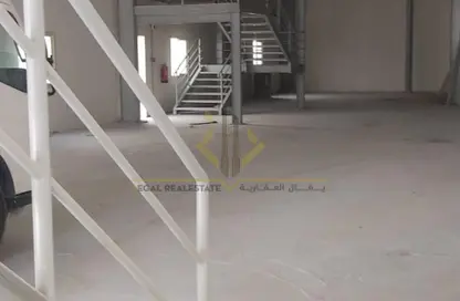 Show Room - Studio - 6 Bathrooms for rent in Logistics Village Qatar - Al Wakra