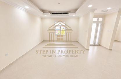Compound - 5 - 5 for rent in Bab Al Rayyan - Muraikh - AlMuraikh - Doha