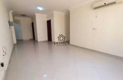 شقة - 2 غرف نوم - 2 حمامات للايجار في شارع انس - فريج بن محمود الشمالي - فريج بن محمود - الدوحة