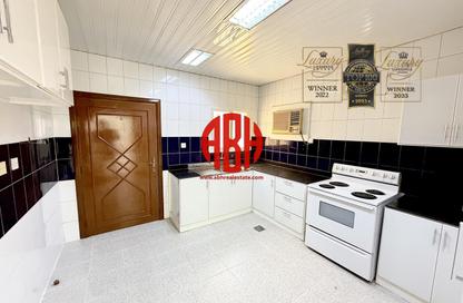 Compound - 3 Bedrooms - 4 Bathrooms for rent in Al Aqaria Tower - Old Salata - Salata - Doha