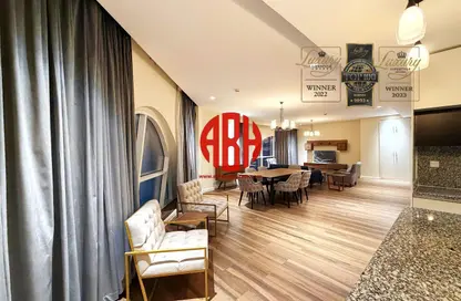 (بنتهاوس  (روف - 3 غرف نوم - 5 حمامات للايجار في حدائق فلورستا - حدائق فلورستا - جزيرة اللؤلؤة - الدوحة