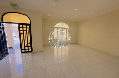 مجمع سكني - 6 غرف نوم - 4 حمامات للايجار في أم صلال علي - أم صلال على - الدوحة مجمع سكني - 6 غرف نوم - 4 حمامات للايجار في أم صلال علي - أم صلال على - الدوحة