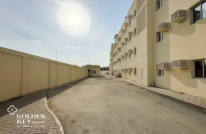 Labor Camp - Studio - 7+ Bathrooms for rent in East Industrial Street - Birkat Al Awamer - Al Wakra