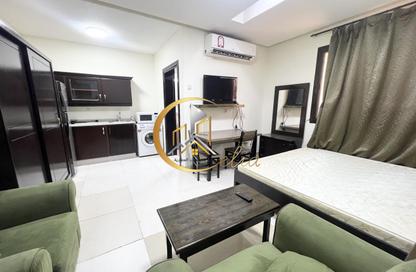 Apartment - Studio - 1 Bathroom for rent in Salata Villas - Salata - Doha