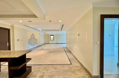 Apartment - 2 Bedrooms - 3 Bathrooms for rent in West Porto Drive - Porto Arabia - The Pearl Island - Doha