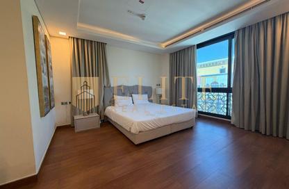 Apartment - 3 - 3 for rent in Hilton Doha The Pearl Residences - Abraj Quartiers - The Pearl Island - Doha