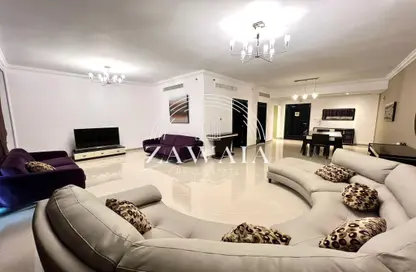 Apartment - 2 Bedrooms - 3 Bathrooms for rent in West Bay Tower - West Bay - West Bay - Doha