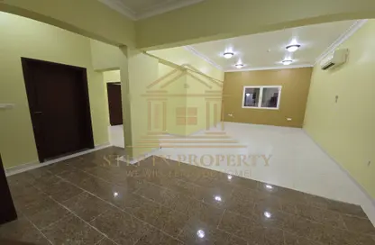 Apartment - 4 Bedrooms - 3 Bathrooms for rent in Al Mansoura - Al Mansoura - Doha