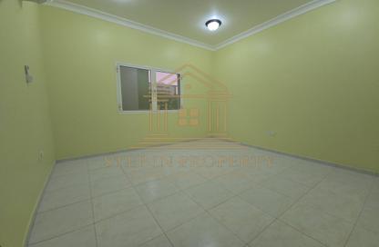 Apartment - 4 Bedrooms - 3 Bathrooms for rent in Al Mansoura - Al Mansoura - Doha