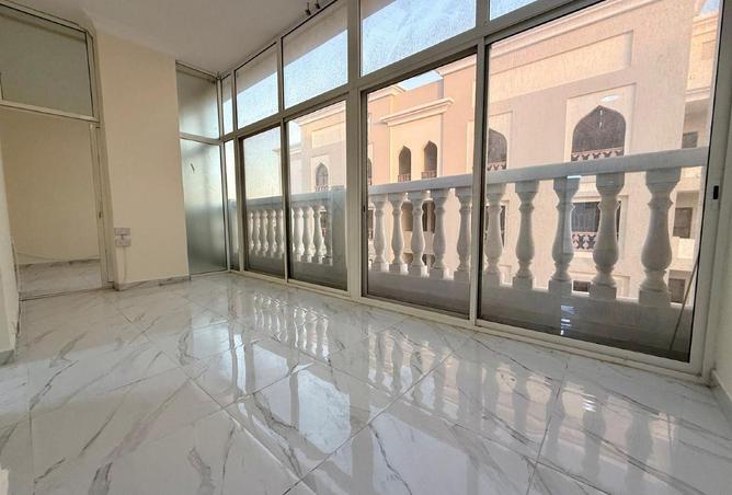 2OiSG8wMHBY - Property Main Image