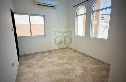 Apartment - Studio - 1 Bathroom for rent in Wadi Al Shaheeniya Street - Ain Khaled - Doha