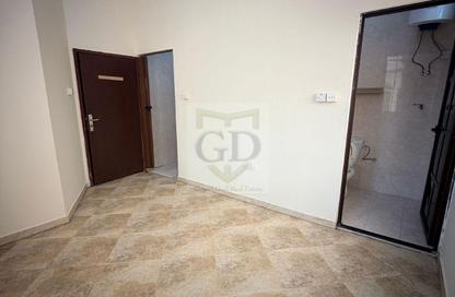 Apartment - Studio - 1 Bathroom for rent in Wadi Al Shaheeniya Street - Ain Khaled - Doha