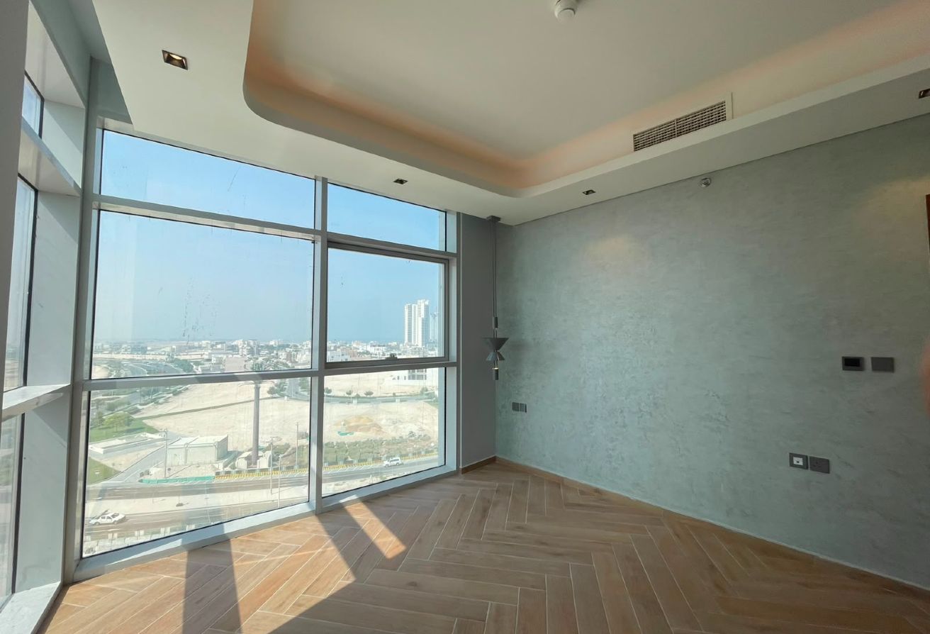 WATER FRONT 1BEDROOM READY TO MOVE IN AVAILABLE !! thumbnail 6