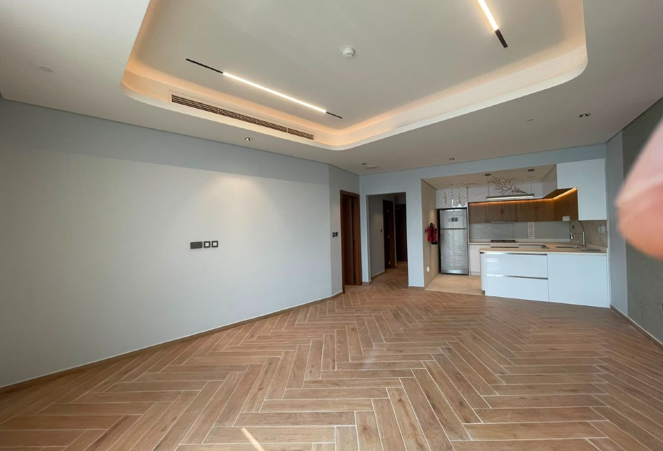 WATER FRONT 1BEDROOM READY TO MOVE IN AVAILABLE !! thumbnail 2