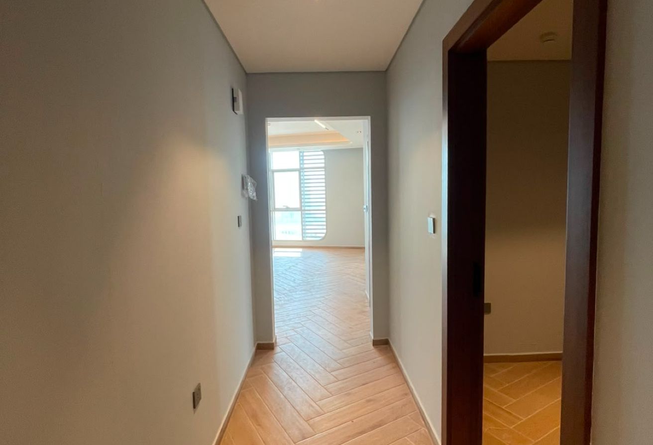 WATER FRONT 1BEDROOM READY TO MOVE IN AVAILABLE !! thumbnail 8