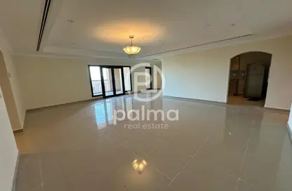 شقة - 2 غرف نوم - 2 حمامات للايجار في طريق بورتو الشرقي - بورتو أرابيا - جزيرة اللؤلؤة - الدوحة