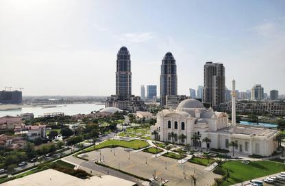 Apartment - 2 Bedrooms - 2 Bathrooms for rent in One Porto Arabia - Porto Arabia - The Pearl Island - Doha