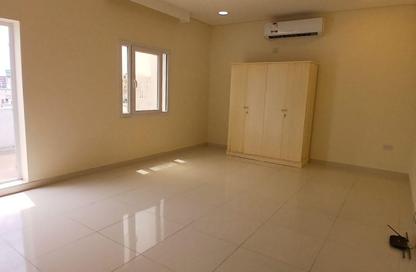 Apartment - Studio - 1 Bathroom for rent in Madinat Khalifa - Doha