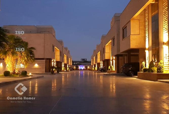 985453 - Property Image 2