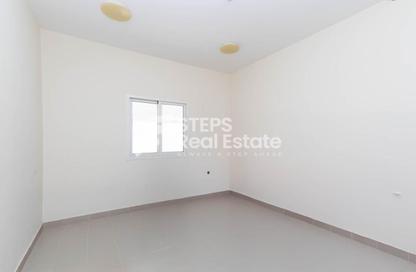 Warehouse - Studio - 1 for rent in East Industrial Street - Birkat Al Awamer - Al Wakra