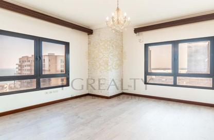 Apartment - 3 Bedrooms - 4 Bathrooms for rent in Tower 16 - Porto Arabia - The Pearl Island - Doha Apartment - 3 Bedrooms - 4 Bathrooms for rent in Tower 16 - Porto Arabia - The Pearl Island - Doha