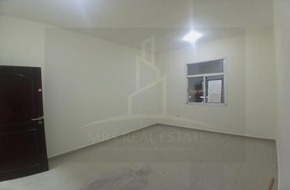 Apartment - 2 Bedrooms - 2 Bathrooms for rent in Asim Bin Omar Street - Al Mansoura - Doha