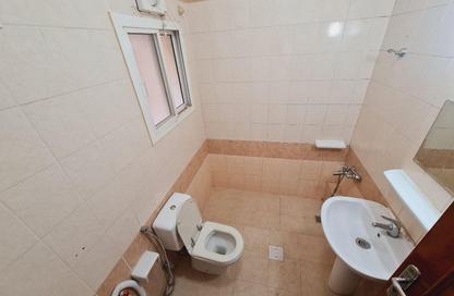 Apartment - 2 Bedrooms - 2 Bathrooms for rent in Thabit Bin Zaid Street - Al Mansoura - Doha