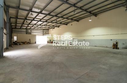 Warehouse - Studio - 1 Bathroom for rent in East Industrial Street - Birkat Al Awamer - Al Wakra