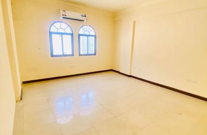Apartment - 5 Bedrooms - 4 Bathrooms for rent in Fereej Bin Mahmoud North - Fereej Bin Mahmoud - Doha