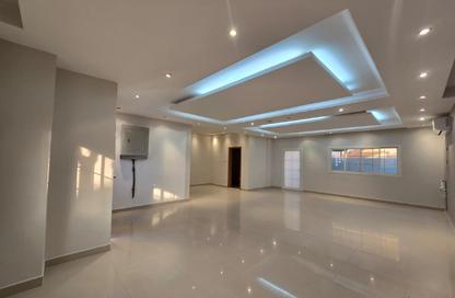 مجمع سكني - 4 غرف نوم - 5 حمامات للايجار في شارع الوعب - الوعب - الدوحة