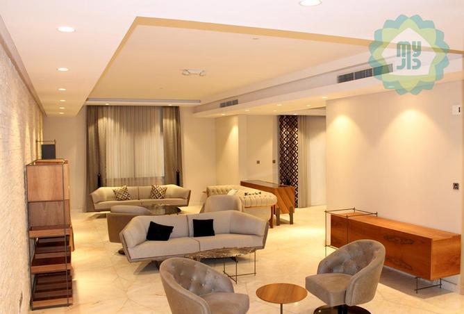 1022877 - Property Image 2