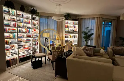 Apartment - 1 Bedroom - 2 Bathrooms for sale in Lusail Marina Heights - Marina District - Lusail