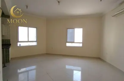 Apartment - 1 Bedroom - 1 Bathroom for rent in Umm Ghuwailina 4 - Umm Ghuwailina - Doha