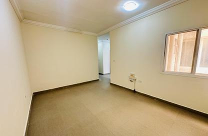 Apartment - 2 Bedrooms - 1 Bathroom for rent in Umm Ghwailina Comm - Umm Ghuwalina - Umm Ghuwailina - Doha
