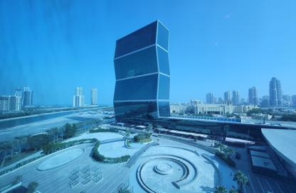 Apartment - 3 Bedrooms - 5 Bathrooms for rent in Zig Zag Tower B - Zig Zag Towers - West Bay - Doha