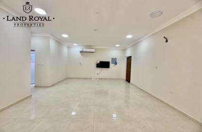 Apartment - 2 Bedrooms - 3 Bathrooms for rent in Al Nasr Street - Al Nasr - Doha