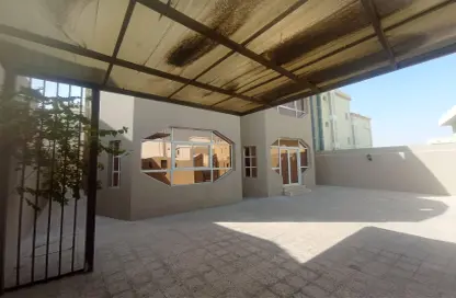 فيلا - 5 غرف نوم - 6 حمامات للايجار في المعمورة - المعمورة - الدوحة