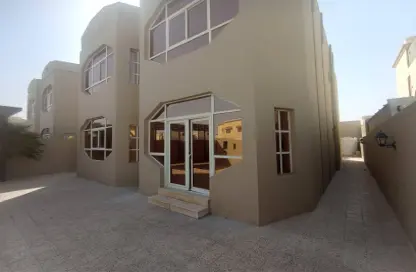 Villa - 5 Bedrooms - 6 Bathrooms for rent in Al Maamoura - Al Maamoura - Doha