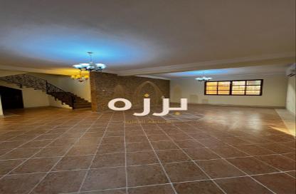 Villa - 3 Bedrooms - 3 Bathrooms for rent in Al Maamoura - Al Maamoura - Doha