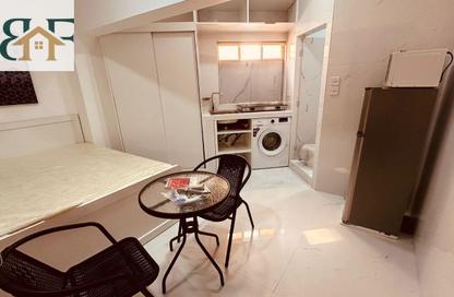 Apartment - Studio - 1 Bathroom for rent in Umm Ghwailina Comm - Umm Ghuwalina - Umm Ghuwailina - Doha